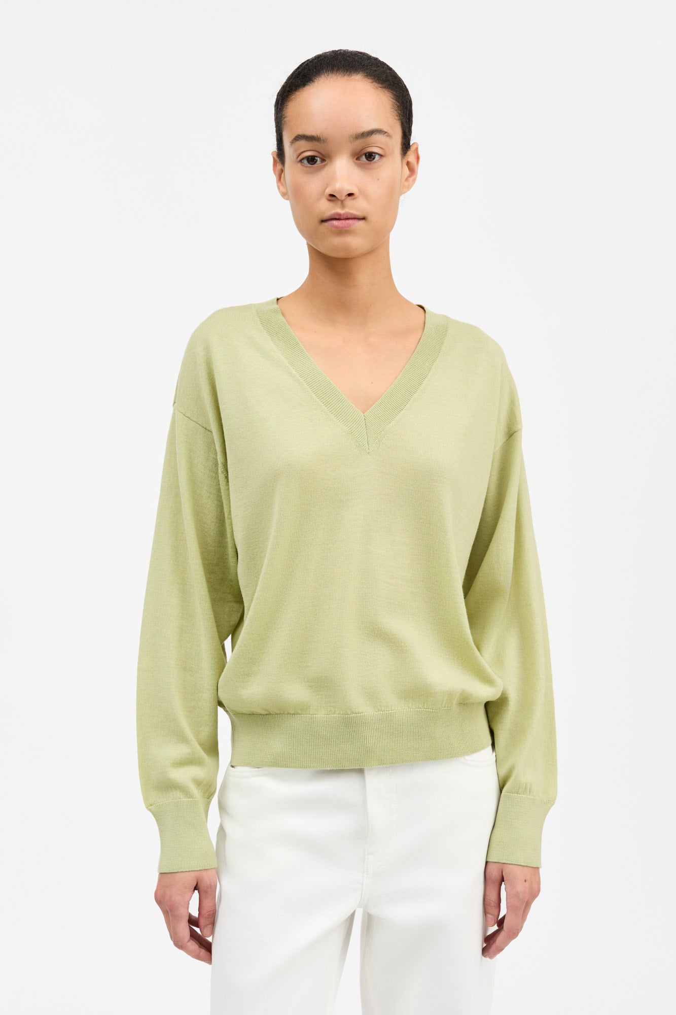 Skall Studio Amethyst V-neck jumper Jumper Light green