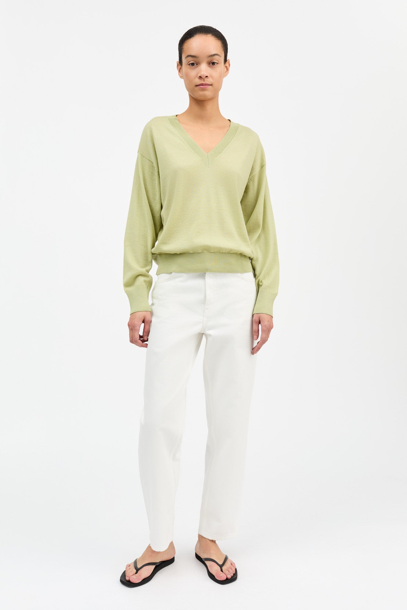 Skall Studio Amethyst V-neck jumper Jumper Light green