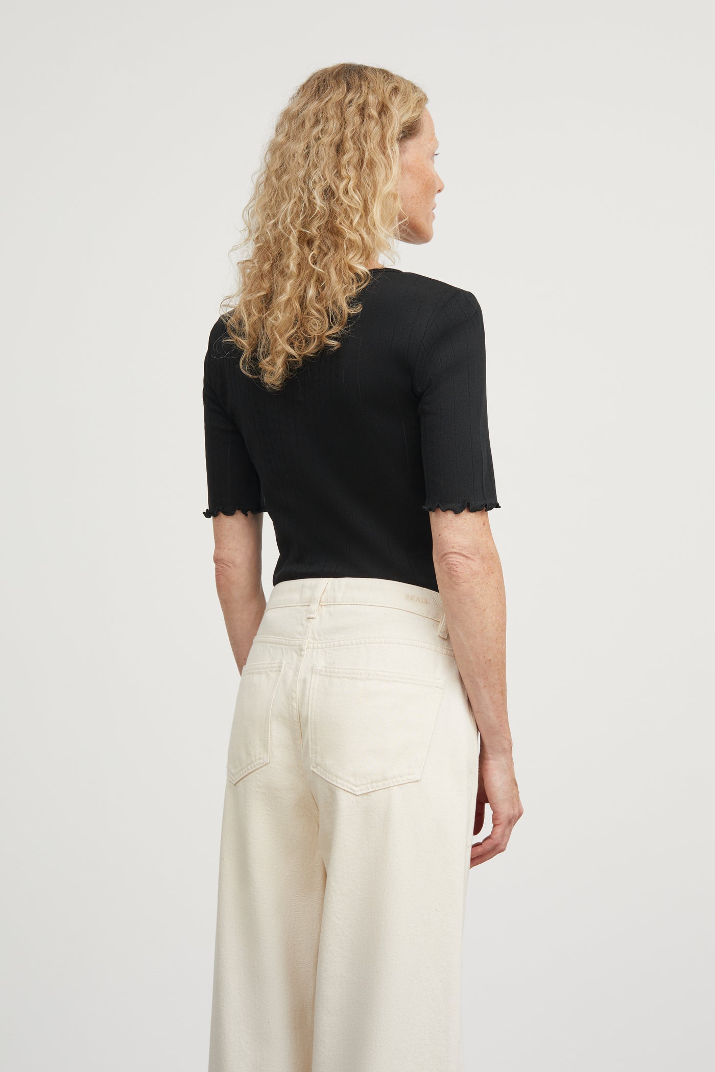 Skall Studio Edie tee T-shirt Black